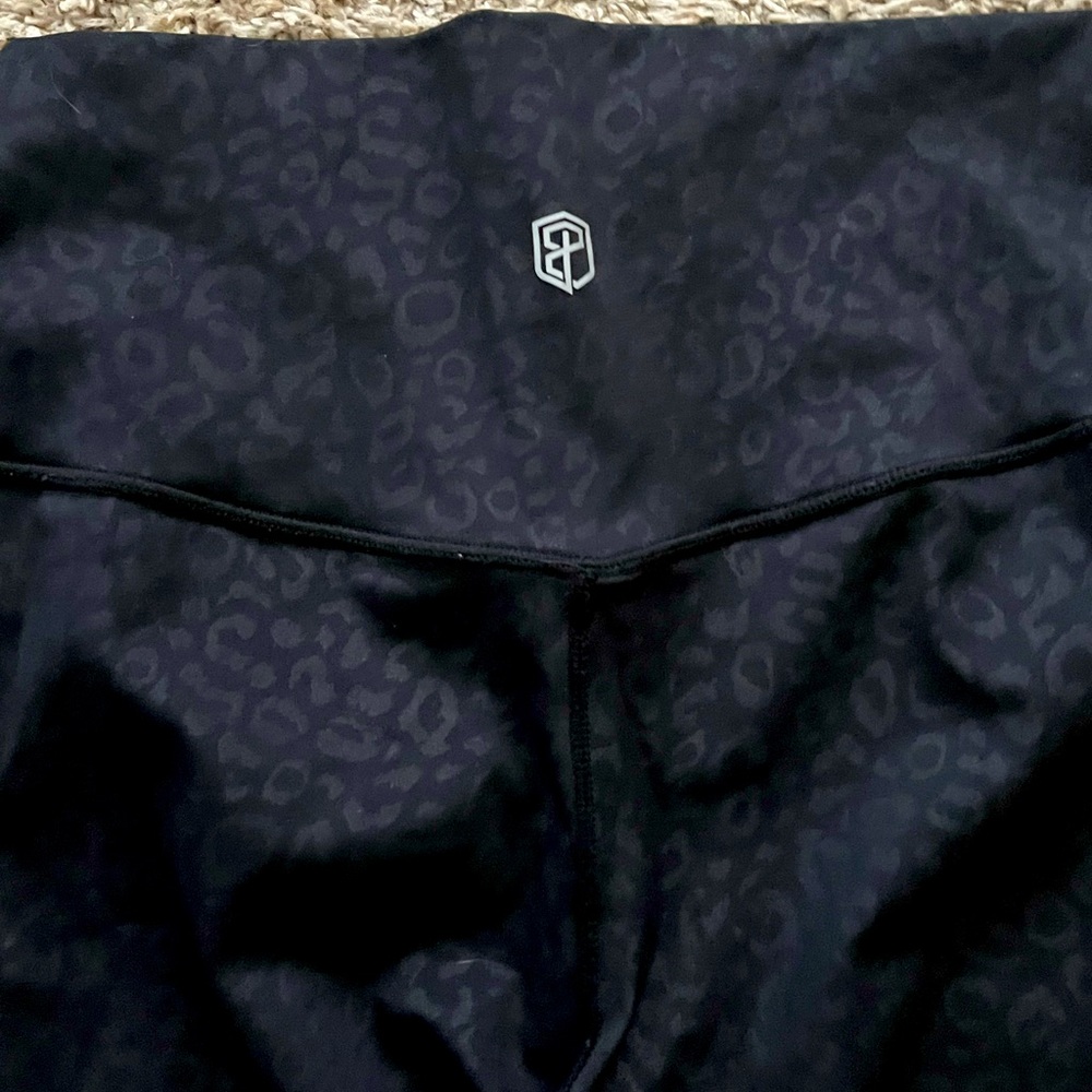 Born Primitive XL Fierce Leggings in black leopard